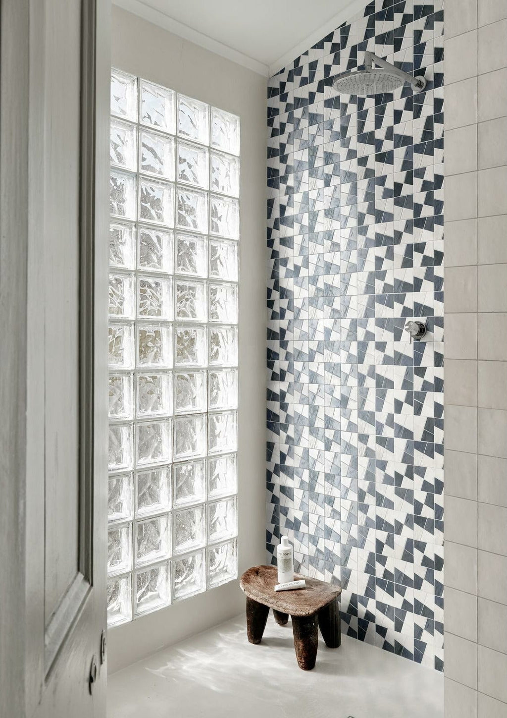 Bella Gesso Gloss 100x100 tiles
