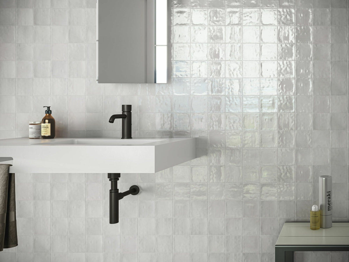 Bella White 2 Gloss 100x100 tiles
