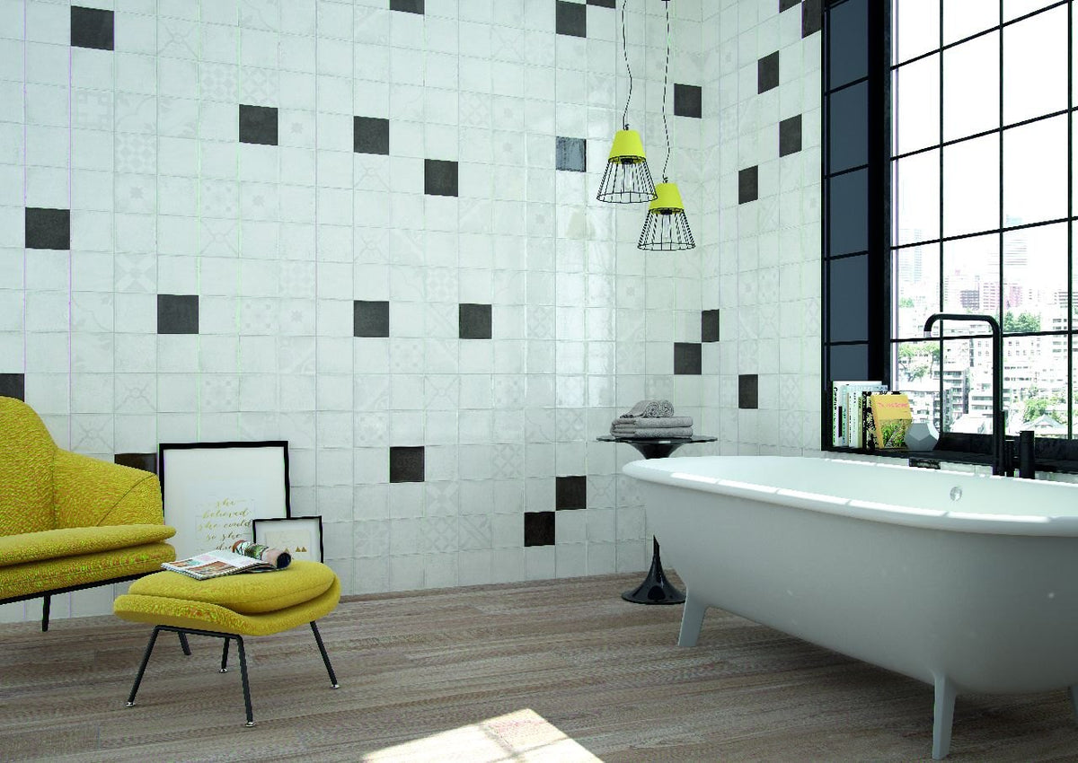 Alchimia Glaciar Pure White Decor Gloss 75x300 tiles in a room