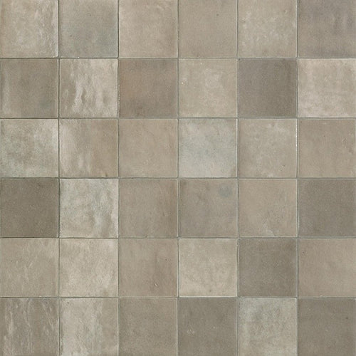 Bella Claypan Gloss 100x100, tiles laid together