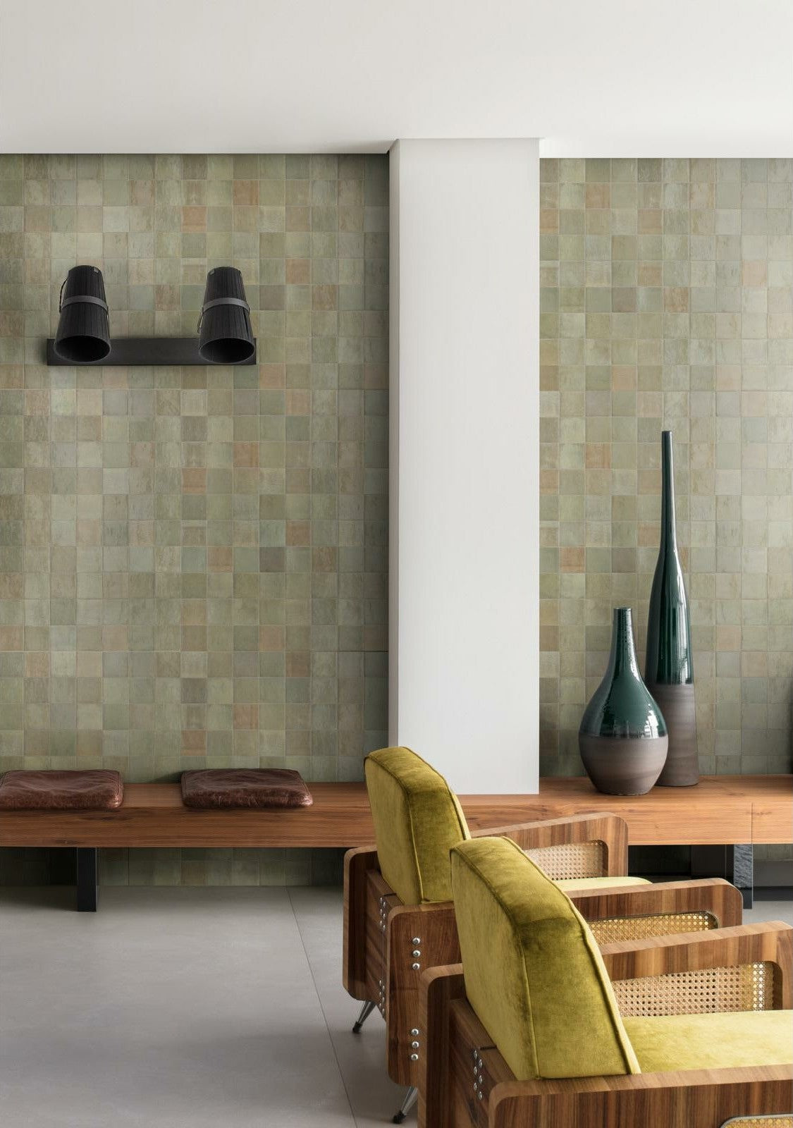 Bella Tussock Gloss 100x100 tiles