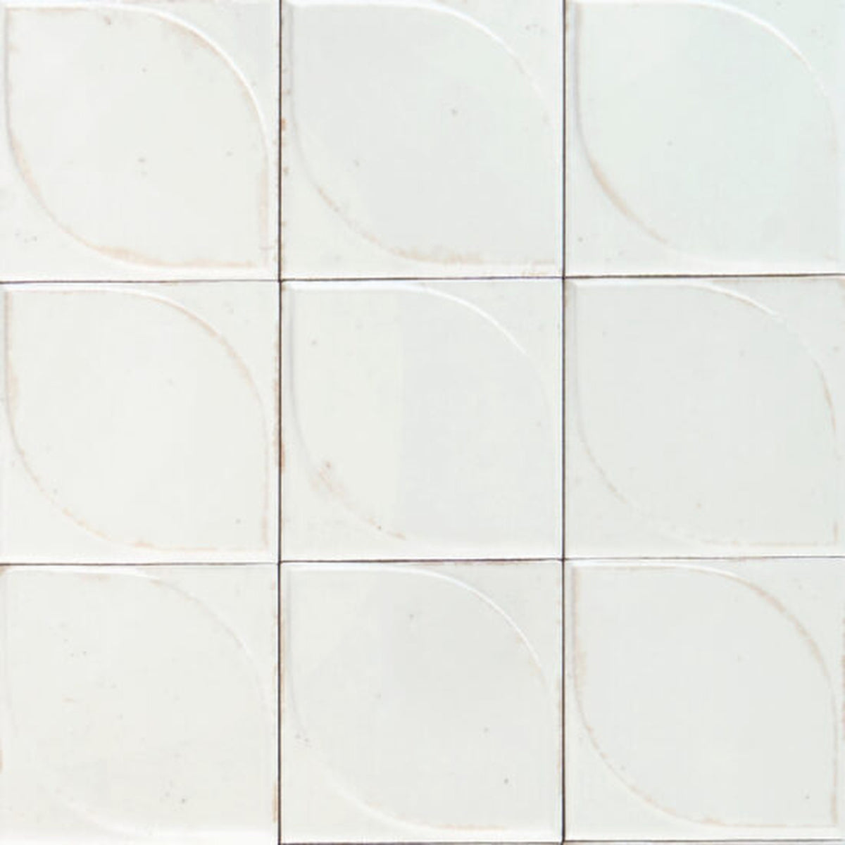 Luna White 3D Dew Gloss 100x100, tiles laid together