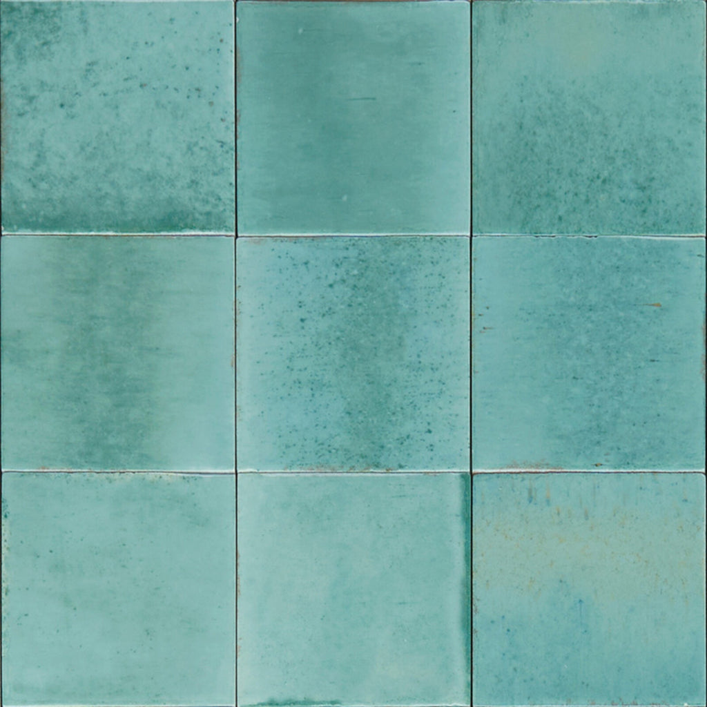Luna Shallows Gloss 100x100, tiles laid together