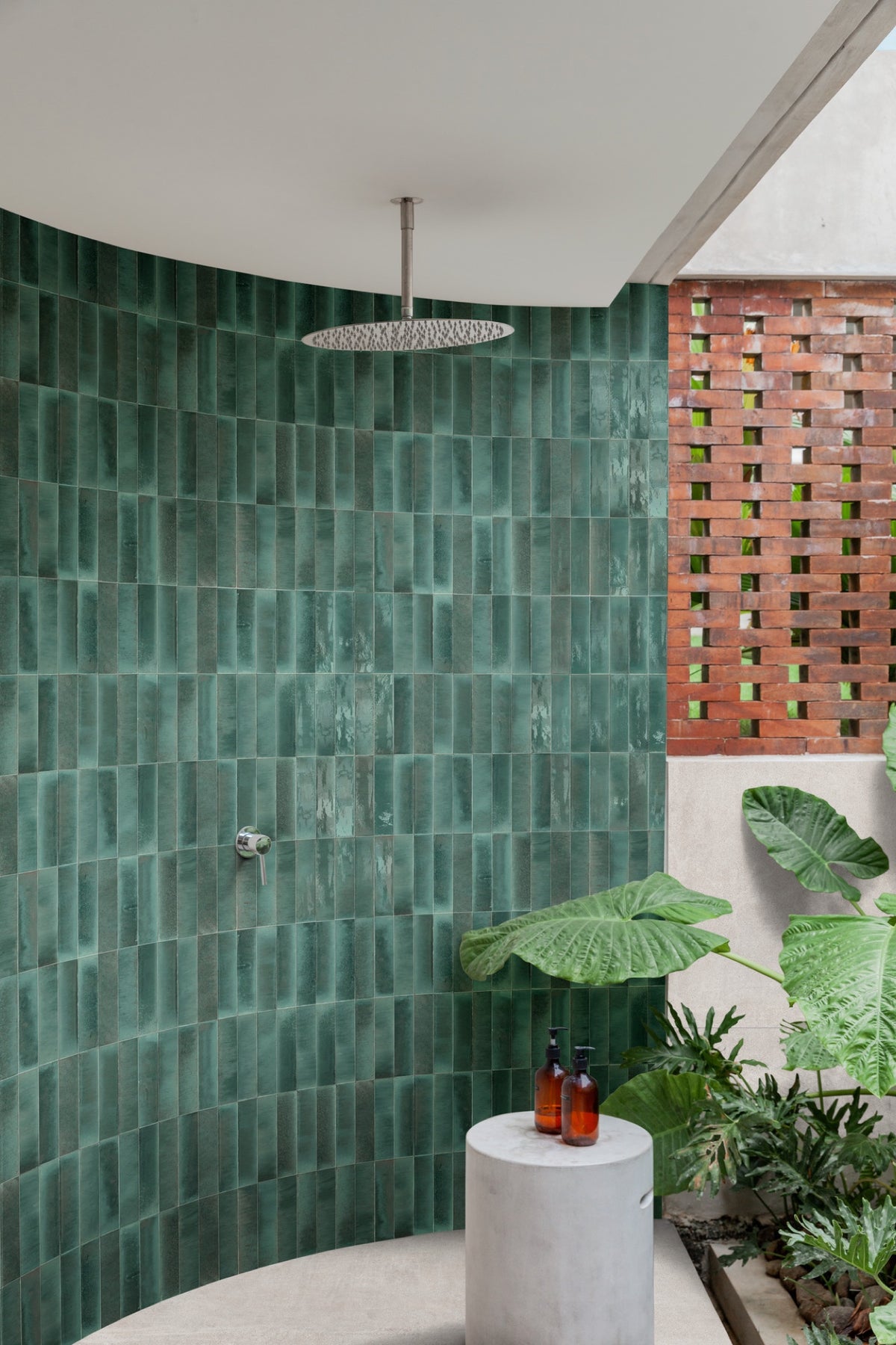 Luna Shallows Gloss 60x240 tile