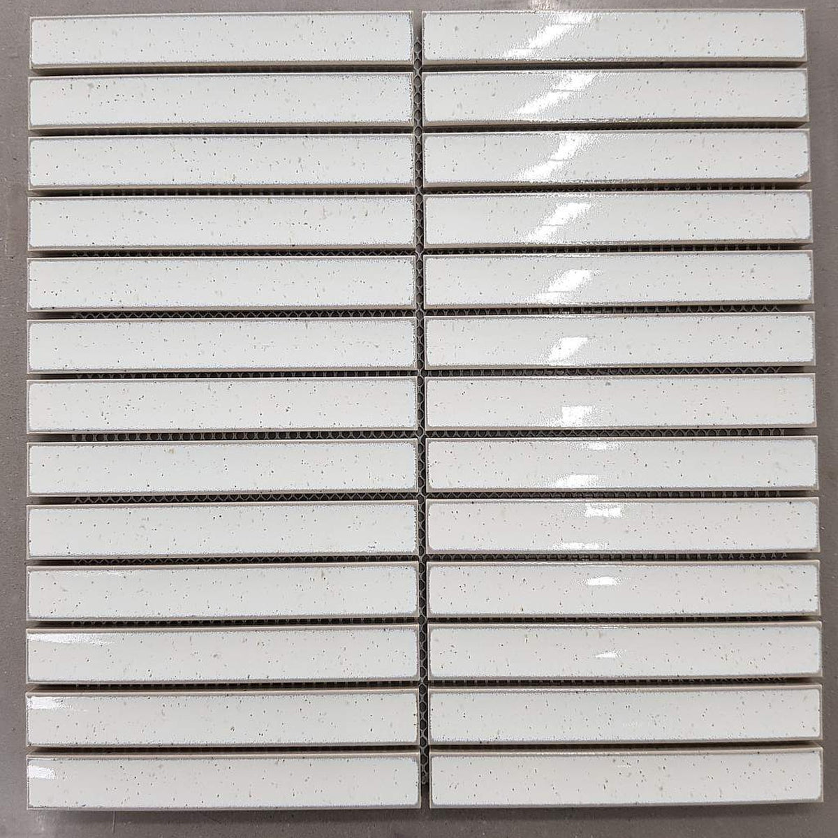 Yoso Concave Finger Cloud Speckle Gloss 20x145 Finger Mosaic, tiles laid together