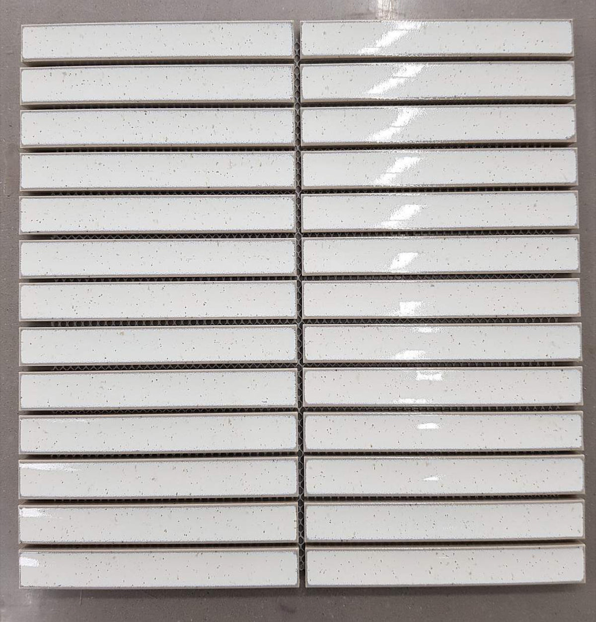 Yoso Concave Finger Cloud Speckle Gloss 20x145 Finger Mosaic tile
